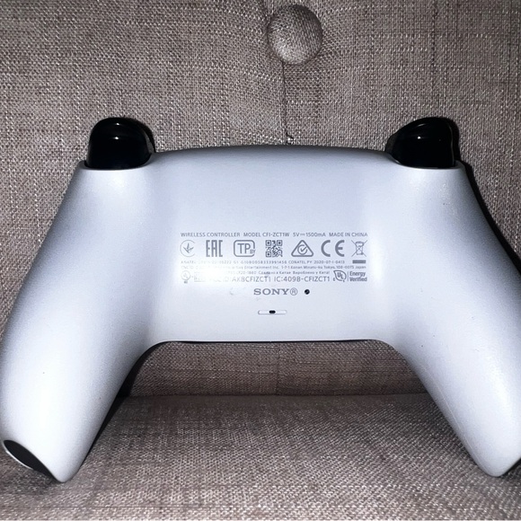 PS5 Controller - Picture 3 of 7
